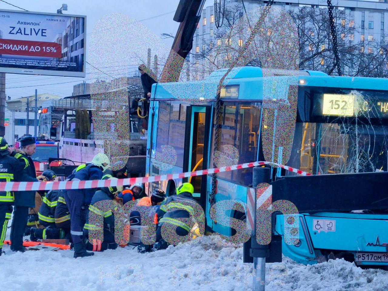 В Петербурге автобус врезался в толпу людей
